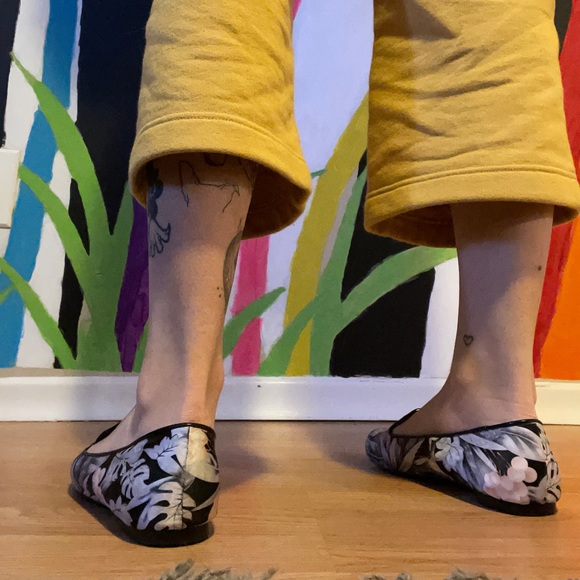 Floral Loafers - Picture 5 of 5